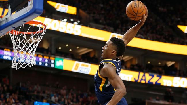 NBA雄鹿补时争议三分绝杀凯尔特人终结六连胜登顶引热议
